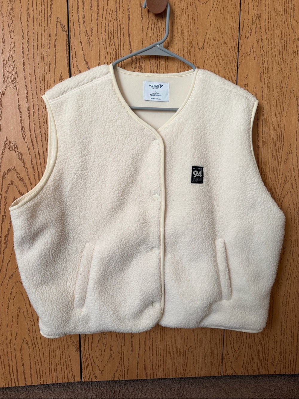 Old Navy Cream Sherpa Snap-Front Vest